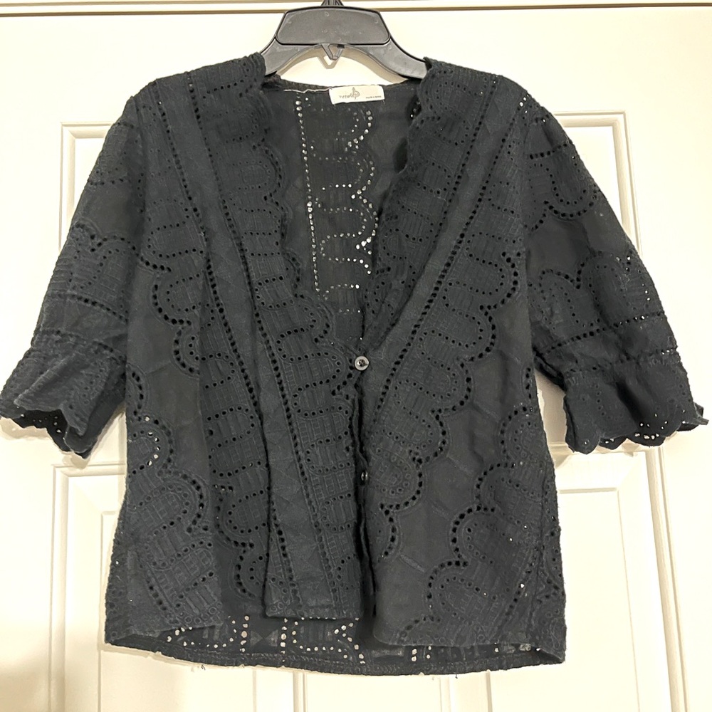 Summer Eyelet blouse in black